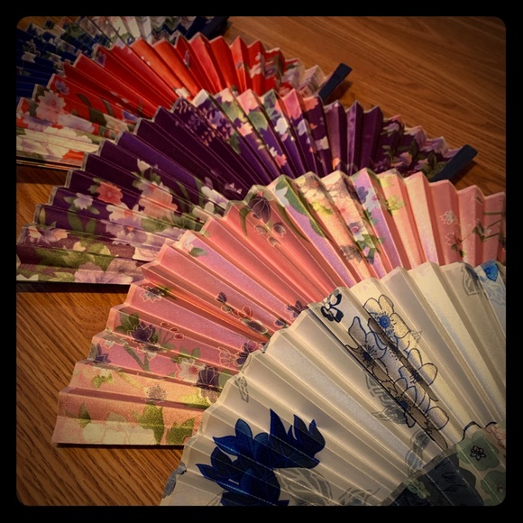 Silky Fans - Picture 1 of 3